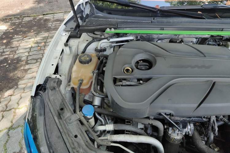 Used MG 7 2023 2.0T Automatic Trophy+ Ignition Glory Edition Engine Bay Right
