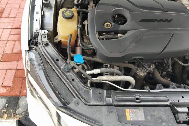 Used MG 7 2023 2.0T Automatic Hunter Luxury Edition Engine Bay Right
