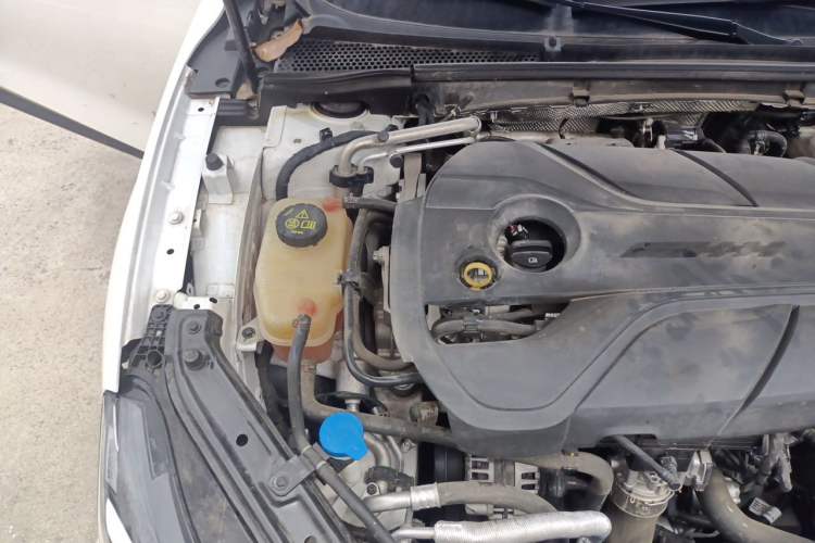 Used MG 7 2023 2.0T Automatic Hunter Luxury Edition Engine Bay Right