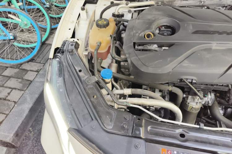 Used MG 7 2023 2.0T Automatic Hunter Luxury Edition Engine Bay Right