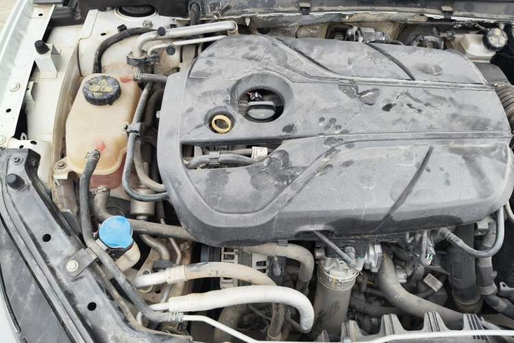 Used MG 7 2023 2.0T Automatic Hunter Luxury Edition Engine Bay Right