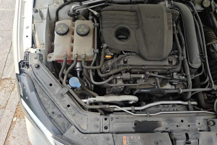 Used MG 7 2023 1.5T DCT Luxurious Supreme Edition Engine Bay Right