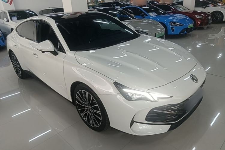 Used MG 7 2023 1.5T DCT Elegant & Graceful Edition Front Right 45 Deg