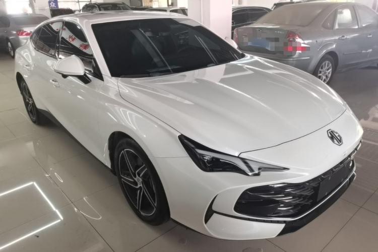 Used MG 7 2023 1.5T DCT Luxurious Supreme Edition Front Right 45 Deg
