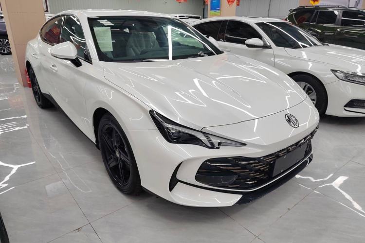 Used MG 7 2023 1.5T DCT Supreme Comfort Edition Front Right 45 Deg