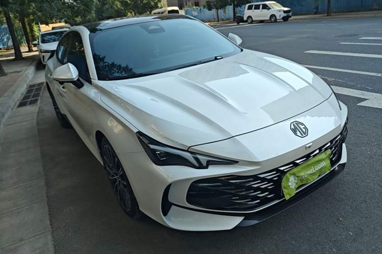 Used MG 7 2023 1.5T DCT Elegant & Graceful Edition Front Right 45 Deg