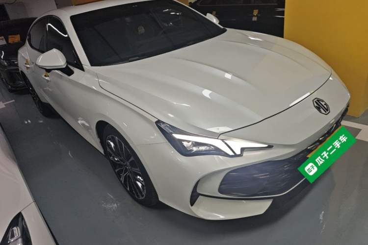 Used MG 7 2023 2.0T Automatic Hunter Luxury Edition Front Right 45 Deg