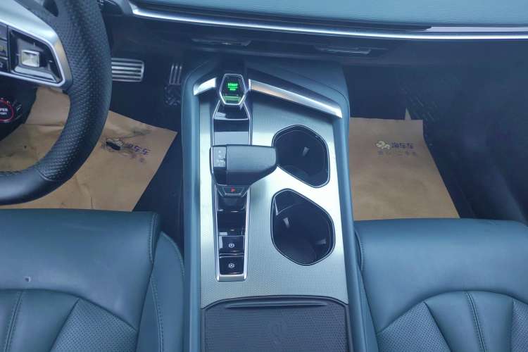 Used MG 7 2023 2.0T Automatic Hunter Luxury Edition Gear Lever