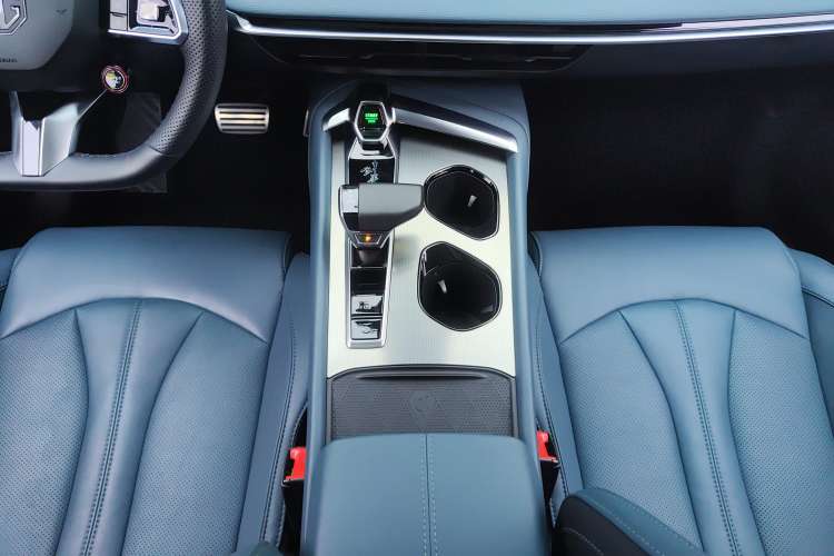 Used MG 7 2023 2.0T Automatic Hunter Luxury Edition Gear Lever