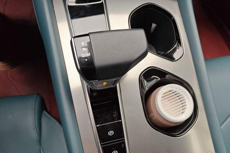 Used MG 7 2023 1.5T DCT Luxurious Supreme Edition Gear Lever