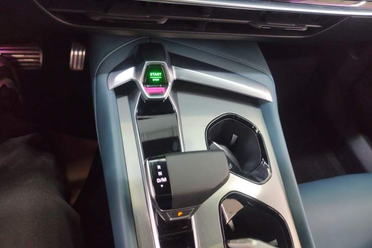 Used MG 7 2023 2.0T Automatic Hunter Luxury Edition Gear Lever