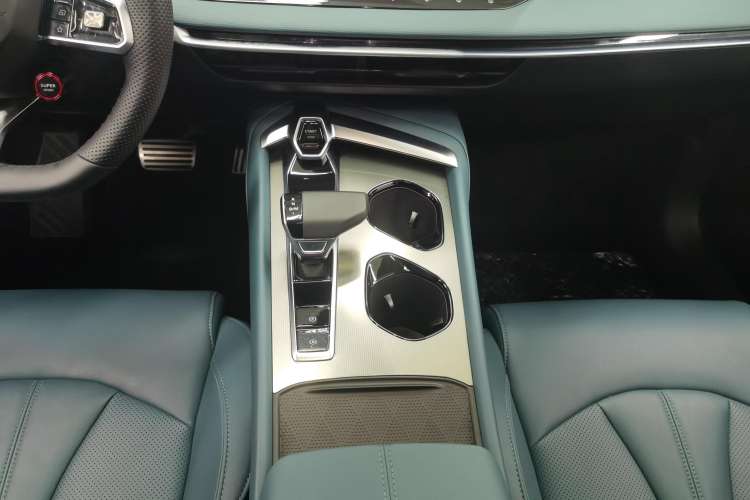 Used MG 7 2023 1.5T DCT Luxurious Supreme Edition Gear Lever