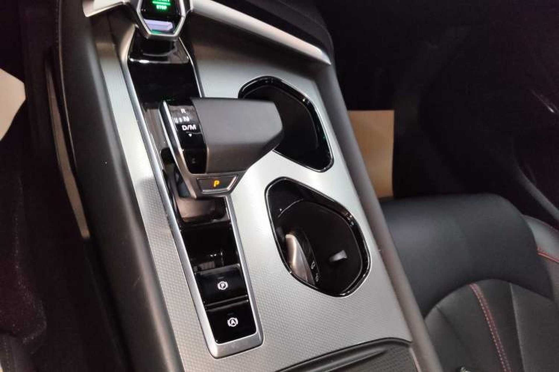 Used MG 7 2023 1.5T DCT Elegant & Graceful Edition Gear Lever