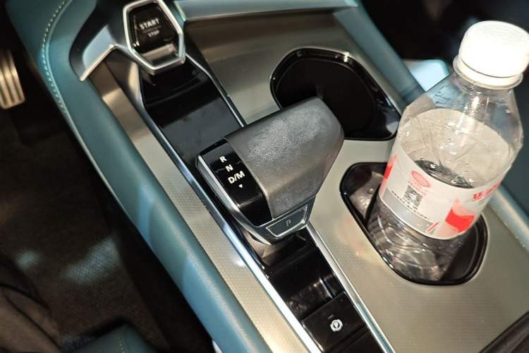 Used MG 7 2023 1.5T DCT Elegant & Graceful Edition Gear Lever