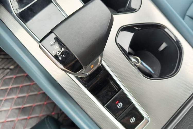 Used MG 7 2023 2.0T Automatic Hunter Luxury Edition Gear Lever