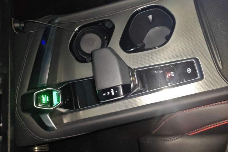 Used MG 7 2023 2.0T Automatic Hunter Luxury Edition Gear Lever