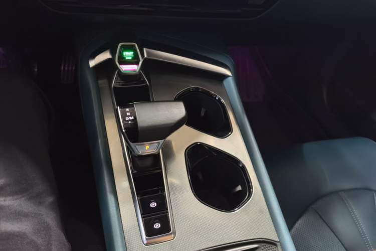 Used MG 7 2023 2.0T Automatic Hunter Luxury Edition Gear Lever