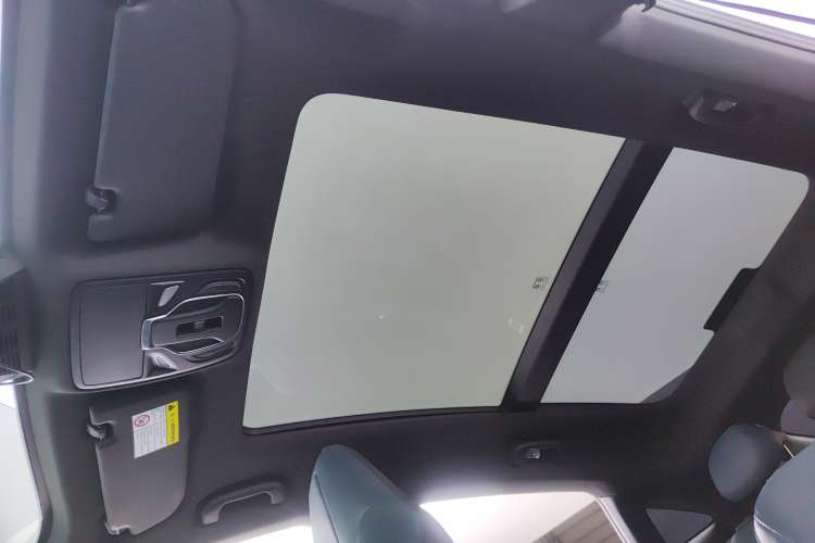 Used MG 7 2023 2.0T Automatic Hunter Luxury Edition Headliner