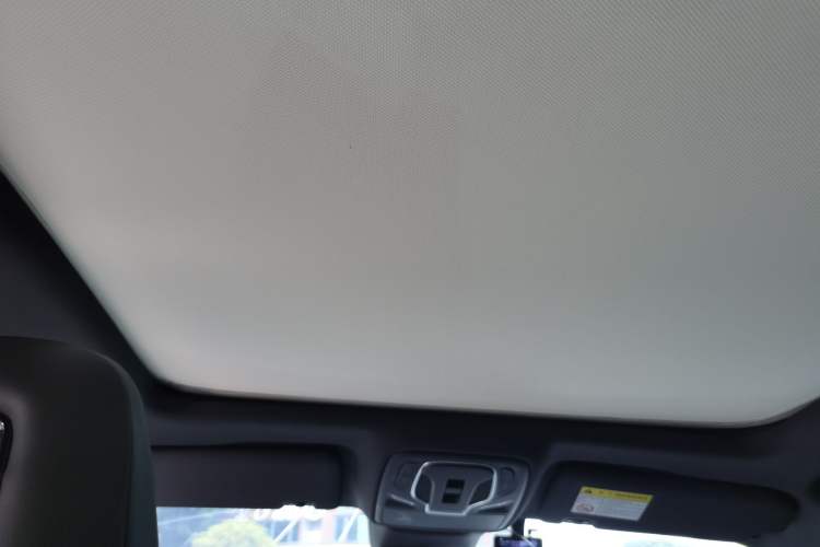 Used MG 7 2023 2.0T Automatic Hunter Luxury Edition Headliner