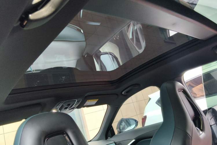 Used MG 7 2023 2.0T Automatic Hunter Luxury Edition Headliner