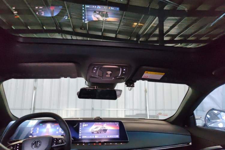 Used MG 7 2023 2.0T Automatic Hunter Luxury Edition Headliner