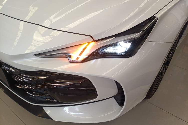 Used MG 7 2023 2.0T Automatic Hunter Luxury Edition Left Front Headlight