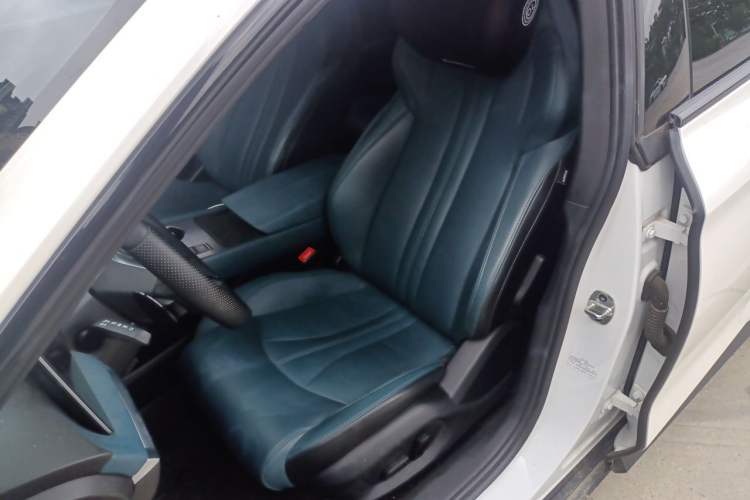 Used MG 7 2023 2.0T Automatic Hunter Luxury Edition Left Front Seat