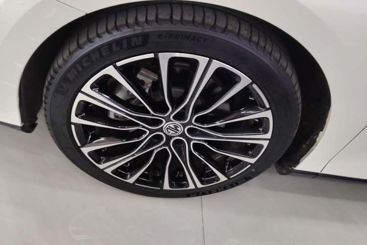 Used MG 7 2023 1.5T DCT Elegant & Graceful Edition Left Front Wheel Hub