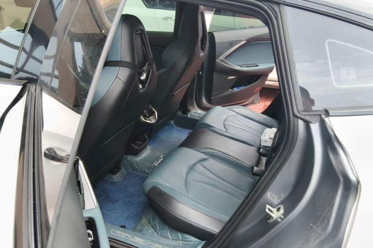 Used MG 7 2023 2.0T Automatic Hunter Luxury Edition Left Rear Seat