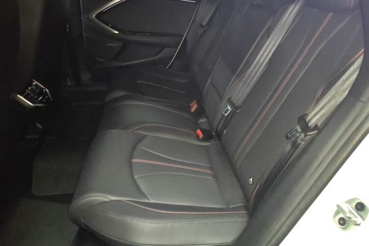Used MG 7 2023 2.0T Automatic Hunter Luxury Edition Left Rear Seat