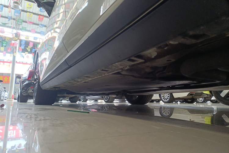 Used MG 7 2023 2.0T Automatic Hunter Luxury Edition Left Side Sill