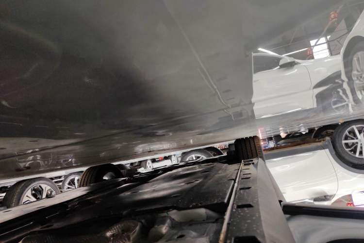 Used MG 7 2023 1.5T DCT Supreme Comfort Edition Left Side Sill