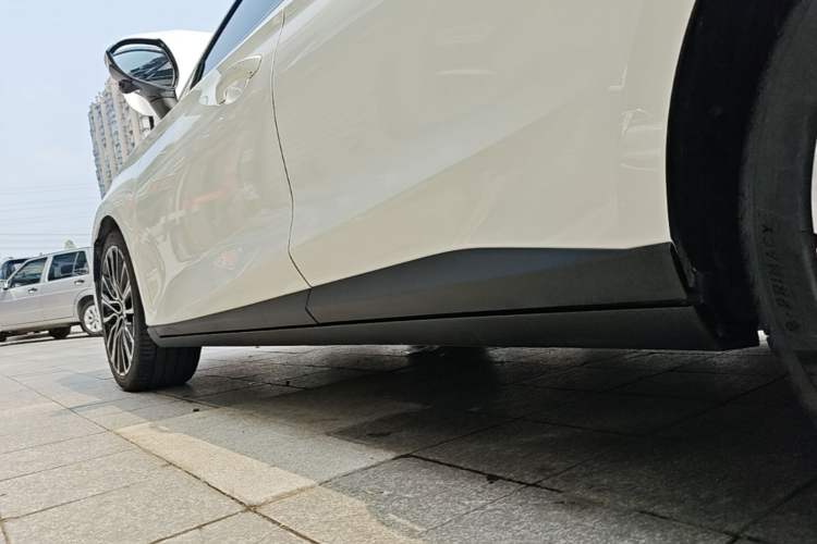 Used MG 7 2023 2.0T Automatic Hunter Luxury Edition Left Side Sill