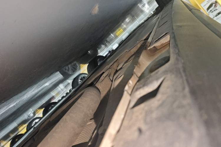 Used MG 7 2023 2.0T Automatic Hunter Luxury Edition Left Side Sill