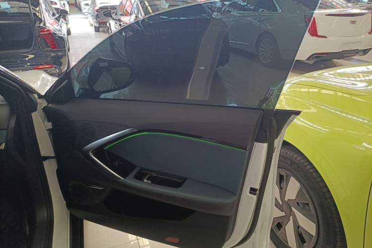 Used MG 7 2023 2.0T Automatic Hunter Luxury Edition Right Front Door Interior