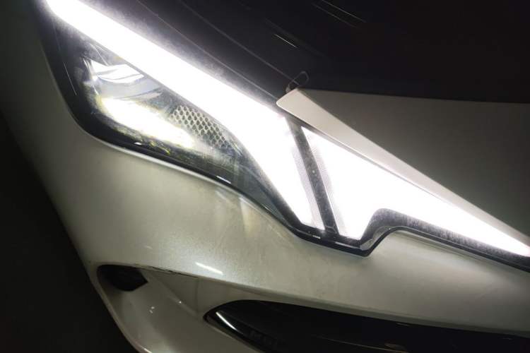 Used MG 7 2023 1.5T DCT Elegant & Graceful Edition Right Front Headlight