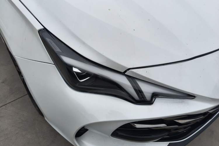 Used MG 7 2023 2.0T Automatic Hunter Luxury Edition Right Front Headlight