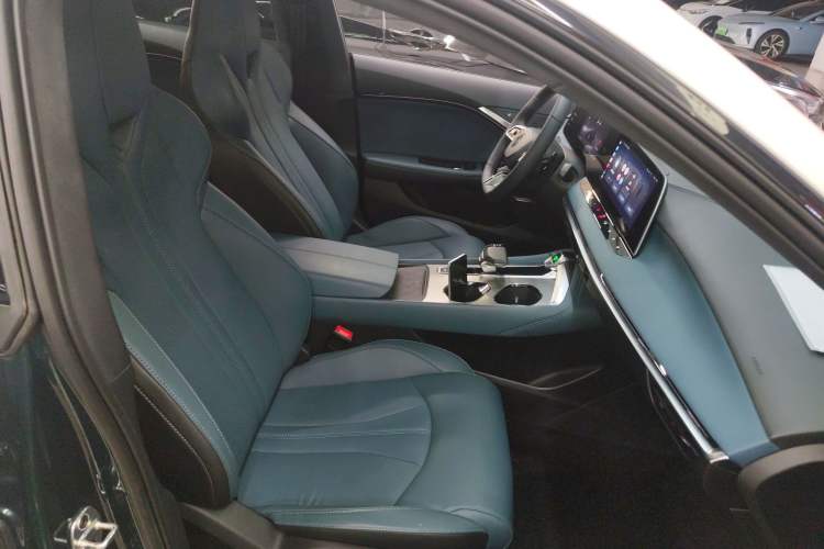 Used MG 7 2023 2.0T Automatic Hunter Luxury Edition Right Front Seat