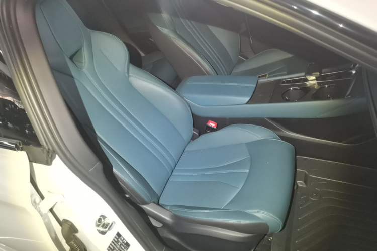 Used MG 7 2023 1.5T DCT Luxurious Supreme Edition Right Front Seat