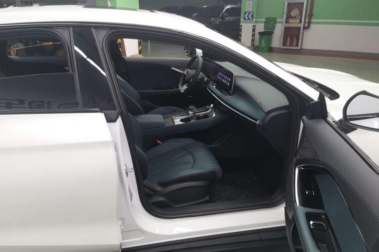 Used MG 7 2023 1.5T DCT Luxurious Supreme Edition Right Front Seat