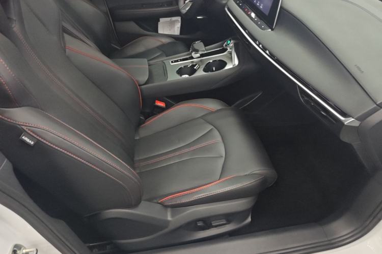 Used MG 7 2023 1.5T DCT Elegant & Graceful Edition Right Front Seat