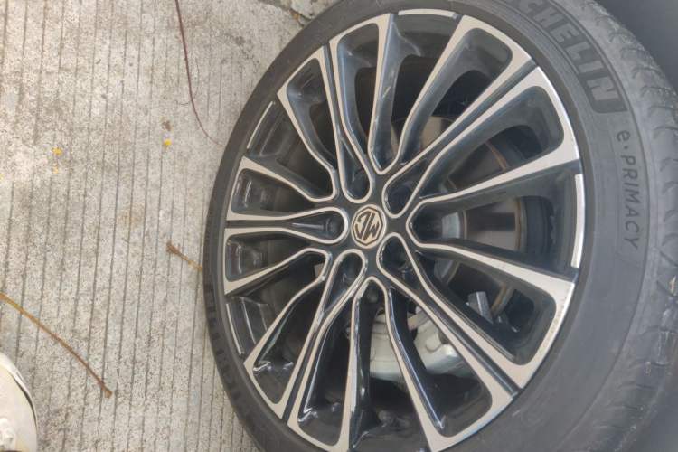 Used MG 7 2023 2.0T Automatic Hunter Luxury Edition Right Front Wheel Hub