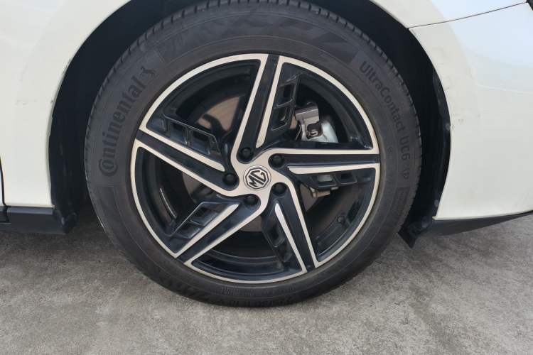 Used MG 7 2023 1.5T DCT Luxurious Supreme Edition Right Front Wheel Hub