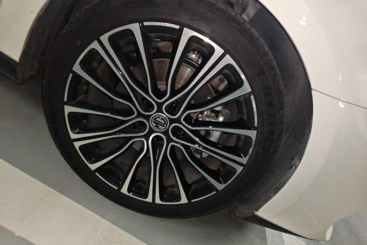 Used MG 7 2023 2.0T Automatic Hunter Luxury Edition Right Front Wheel Hub