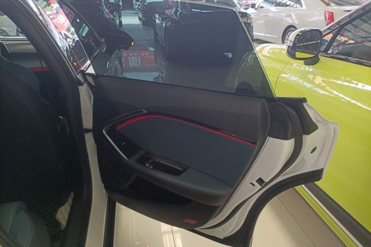 Used MG 7 2023 2.0T Automatic Hunter Luxury Edition Right Rear Door Interior