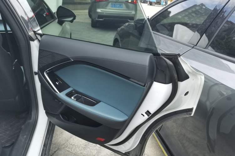 Used MG 7 2023 2.0T Automatic Hunter Luxury Edition Right Rear Door Interior