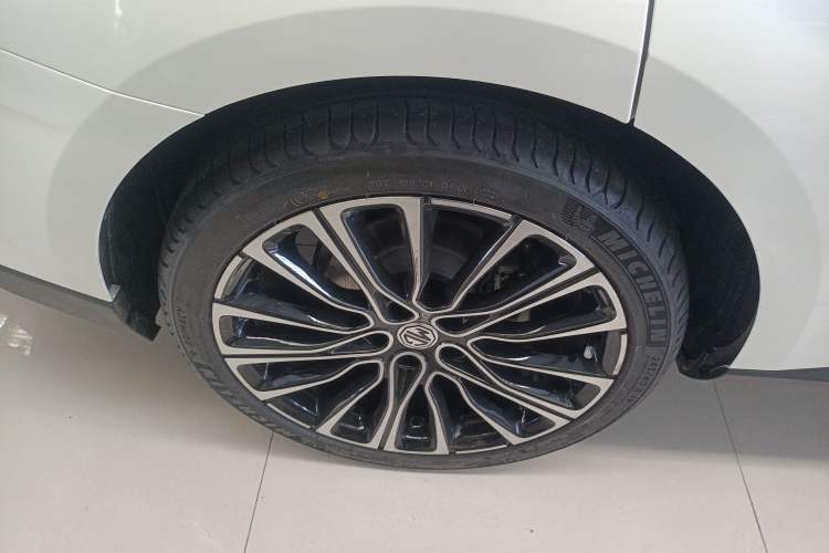 Used MG 7 2023 2.0T Automatic Hunter Luxury Edition Right Rear Wheel Hub