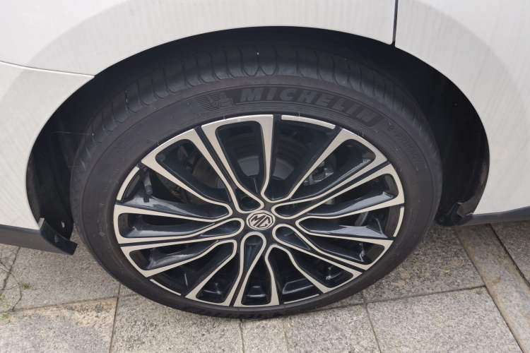 Used MG 7 2023 2.0T Automatic Hunter Luxury Edition Right Rear Wheel Hub