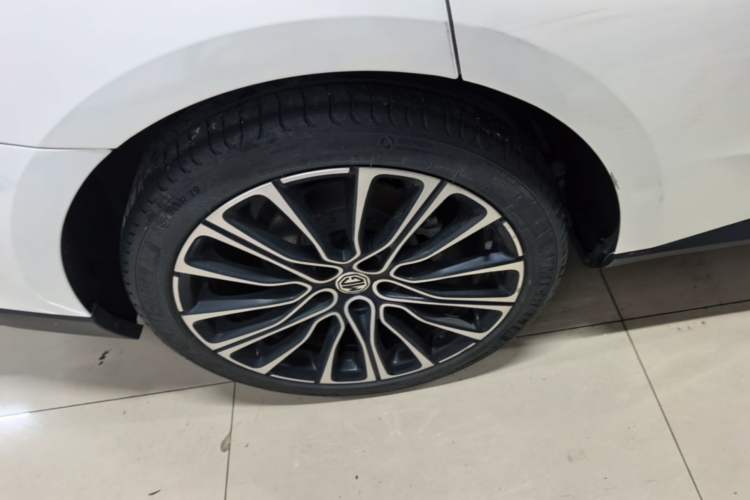 Used MG 7 2023 2.0T Automatic Hunter Luxury Edition Right Rear Wheel Hub