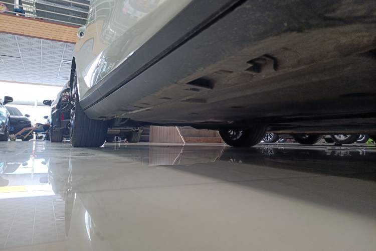 Used MG 7 2023 2.0T Automatic Hunter Luxury Edition Right Side Sill